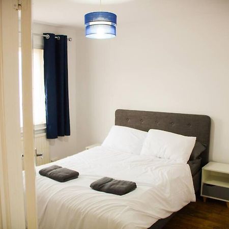 Villa House In Colnbrook Near Windsor & Heathrow Esterno foto